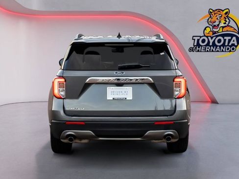 Used 2024 Ford Explorer Limited image 6