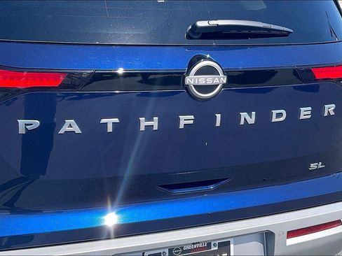 Certified 2024 Nissan Pathfinder SL FWD image 10