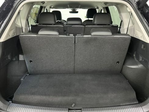 Used 2024 Volkswagen Tiguan SE image 30
