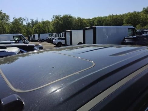 Used 2024 GMC Sierra 3500 Denali Ultimate AWD/4WD image 2