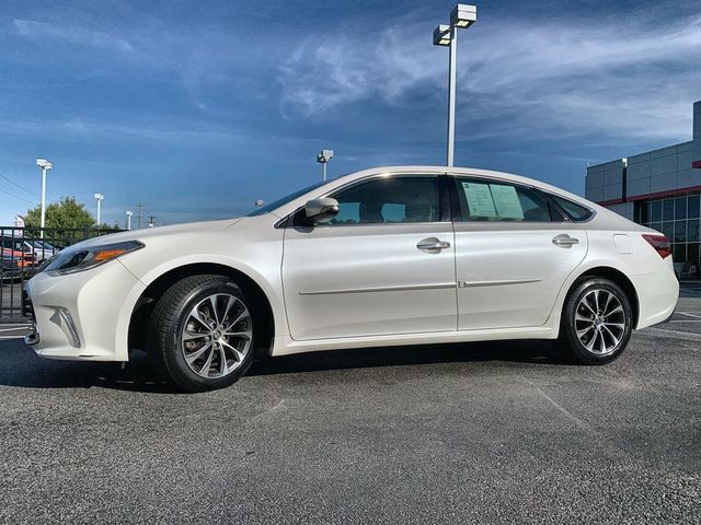 Used 2017 Toyota Avalon XLE w/ Carpet Mat Package FWD image 5