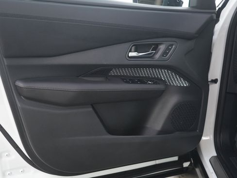 Used 2024 Nissan Ariya AWD image 20