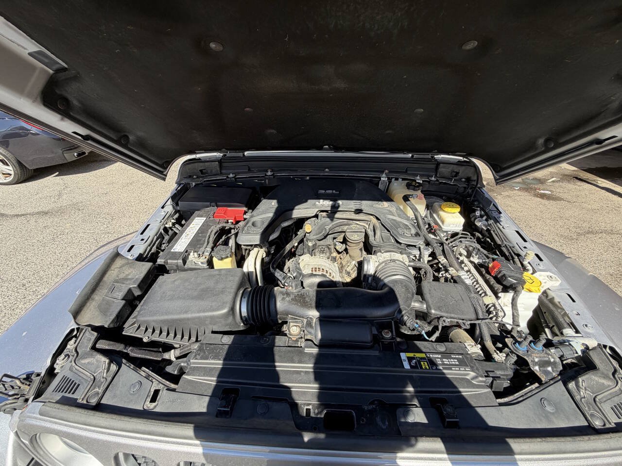 Used 2018 Jeep Wrangler Unlimited Sahara AWD/4WD image 22
