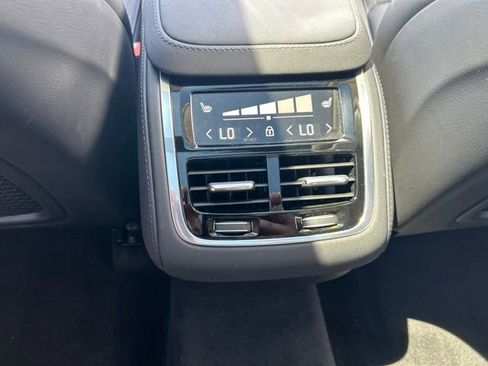 Used 2025 Volvo XC90 B5 Plus AWD/4WD image 18