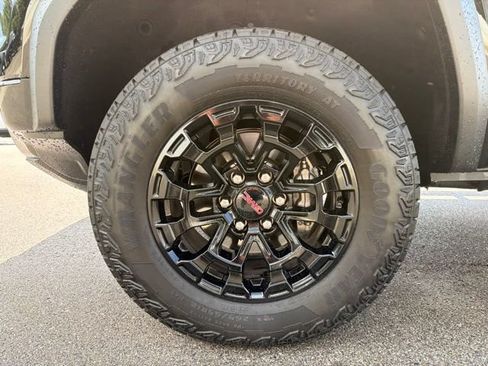 Used 2026 GMC Canyon Elevation w/ Convenience Package AWD/4WD image 9
