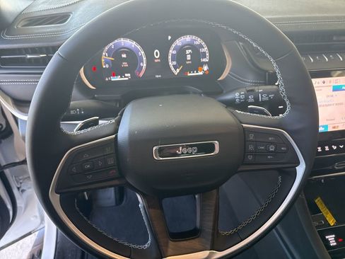 New 2026 Jeep Grand Cherokee Limited image 11