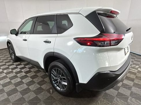 Used 2022 Nissan Rogue S FWD image 5