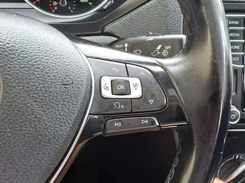 Used 2017 Volkswagen Jetta SE FWD image 19