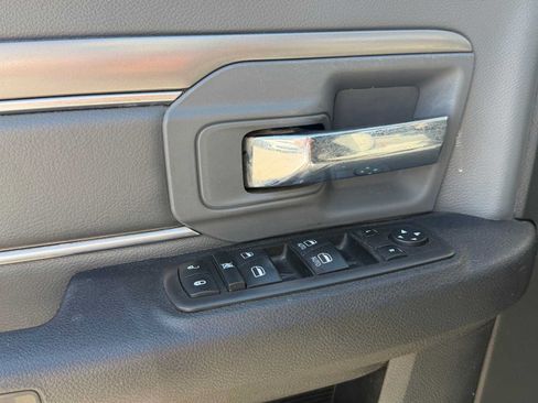 Used 2021 RAM 1500 Classic SLT RWD image 14