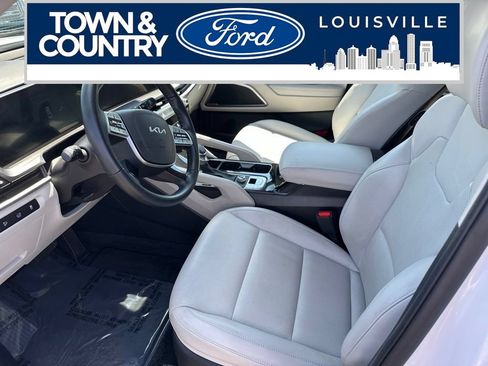 Used 2025 Kia Telluride S FWD image 12