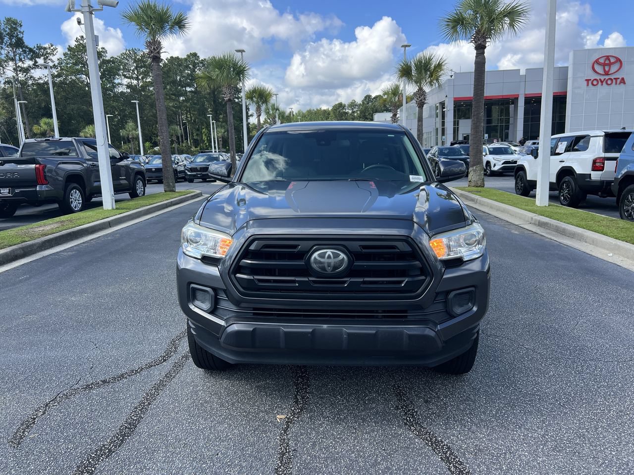 Used 2018 Toyota Tacoma SR w/ SR Convenience Package AWD/4WD image 3