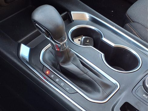 Used 2021 Chevrolet Traverse LS image 10