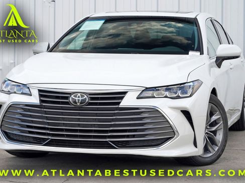 Used 2019 Toyota Avalon XLE w/ Moonroof Package image 1