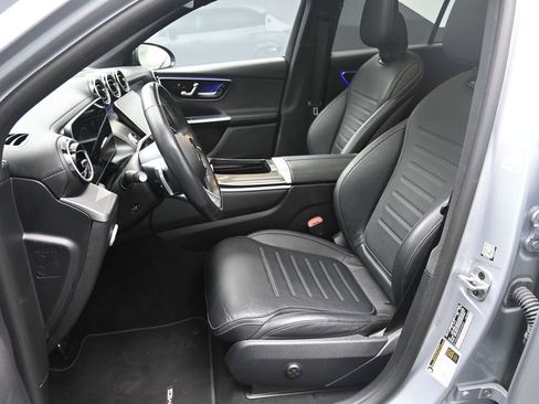 Used 2024 Mercedes-Benz GLC 300 4MATIC image 18