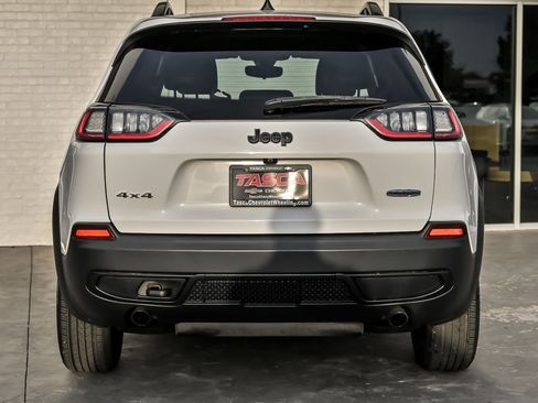 Used 2020 Jeep Cherokee Latitude w/ Quick Order Package 26F North AWD/4WD image 10