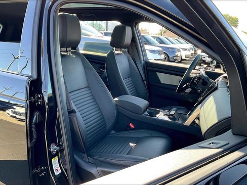 Used 2025 Land Rover Discovery Sport Dynamic SE image 10