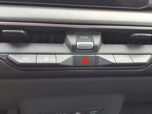 Used 2024 Kia EV9 Light RWD image 24