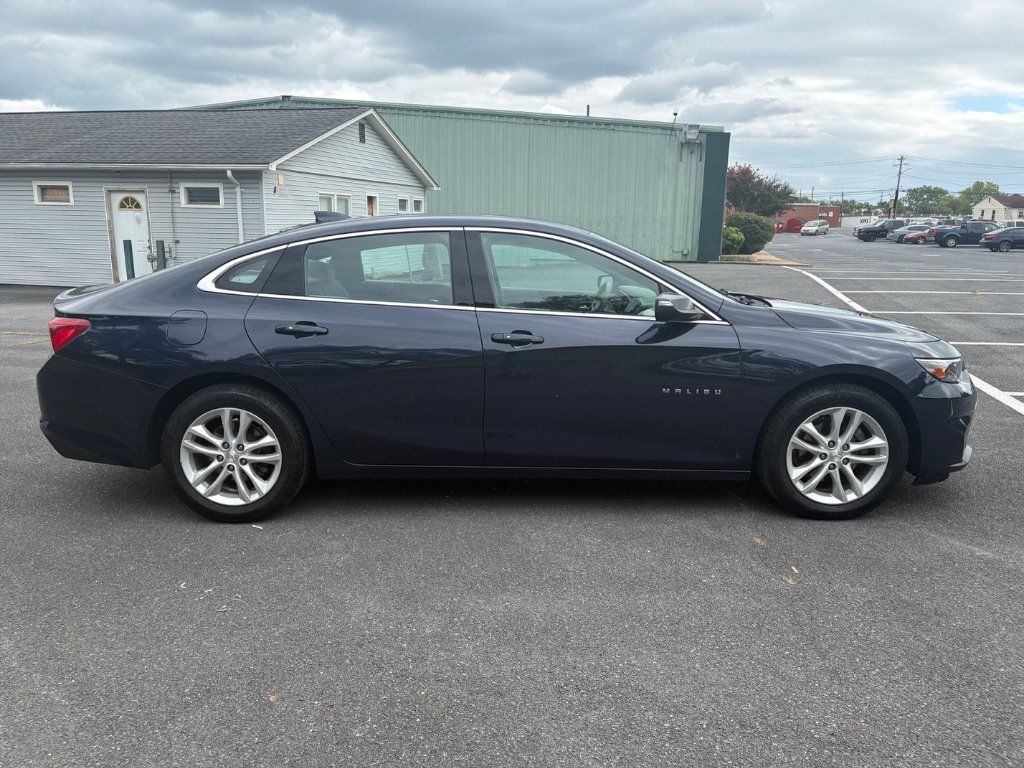 Used 2018 Chevrolet Malibu LT FWD image 4