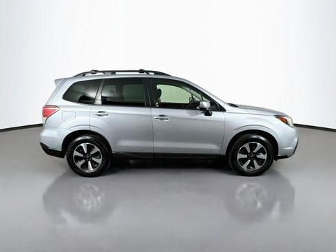 Used 2018 Subaru Forester 2.5i Premium w/ Popular Package #2A AWD/4WD image 6