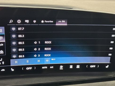 Used 2025 Audi SQ6 e-tron Premium Plus w/ Premium Plus image 17