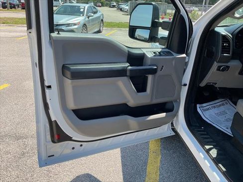 Used 2017 Ford F250 XL w/ Power Equipment Group image 19