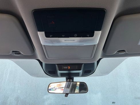 Used 2025 Nissan Rogue SV image 15