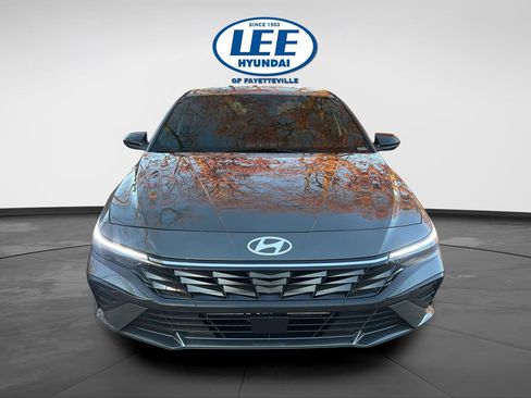 New 2026 Hyundai Elantra SEL Sport Premium image 2