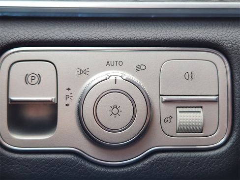 Used 2022 Mercedes-Benz GLS 450 4MATIC image 26