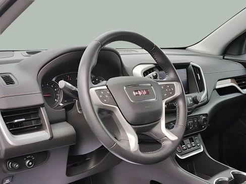 Used 2021 GMC Terrain SLE w/ Driver Convenience Package image 9