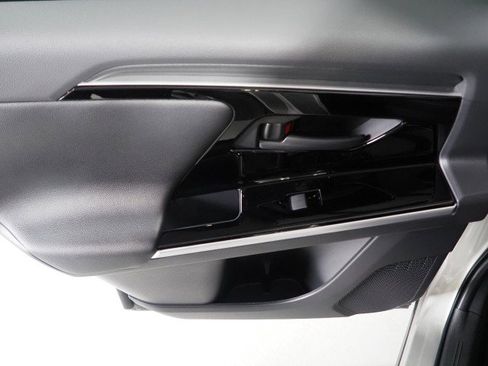 Used 2025 Toyota bZ4X XLE w/ Weather Package image 41