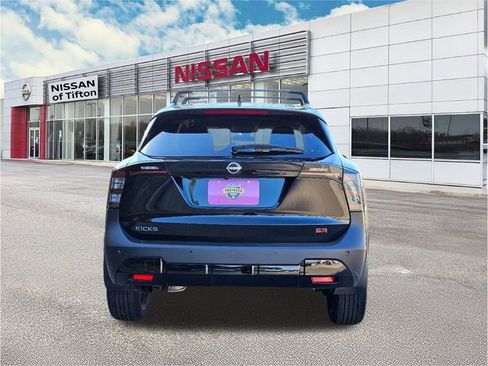 Used 2025 Nissan Kicks SR image 6