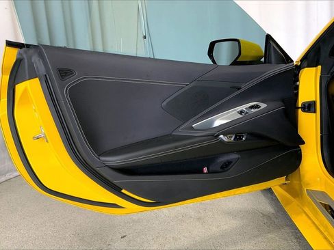 Used 2025 Chevrolet Corvette Stingray Coupe w/ 1LT RWD image 19