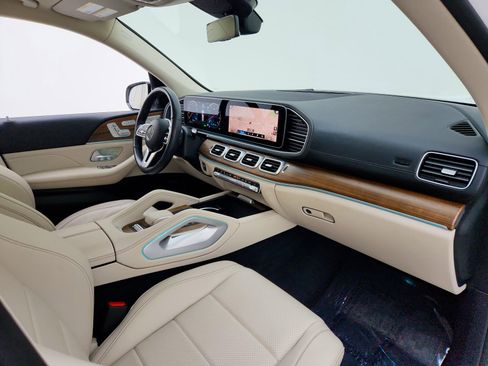 Certified 2023 Mercedes-Benz GLS 450 4MATIC image 30