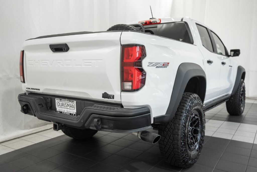 Used 2024 Chevrolet Colorado ZR2 w/ ZR2 Bison Edition AWD/4WD image 4