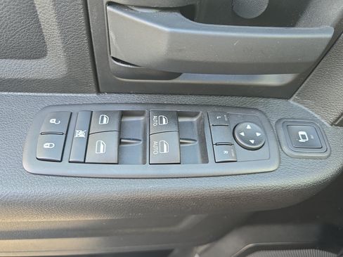 Used 2024 RAM 2500 Tradesman w/ Chrome Appearance Group AWD/4WD image 25