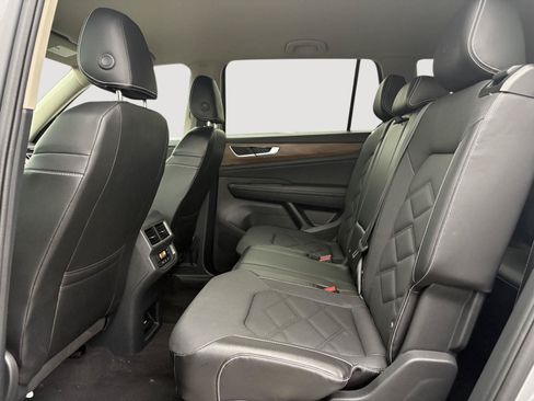 Certified 2024 Volkswagen Atlas SE AWD/4WD image 6