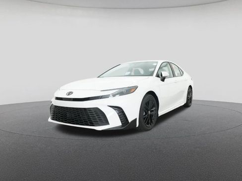 New 2026 Toyota Camry SE image 32