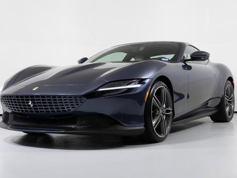 Used 2021 Ferrari Roma image 11