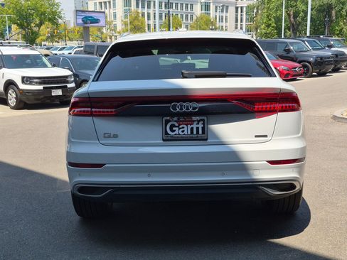 Used 2023 Audi Q8 Premium w/ Convenience Package AWD/4WD image 4