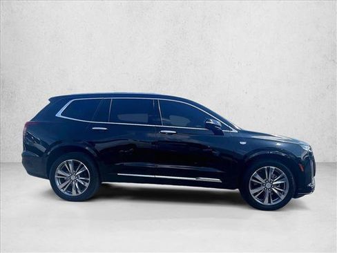 Used 2025 Cadillac XT6 Premium Luxury FWD image 5
