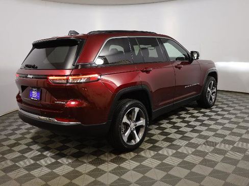 Used 2024 Jeep Grand Cherokee Limited AWD/4WD image 5