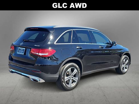 Used 2017 Mercedes-Benz GLC 300 4MATIC image 8