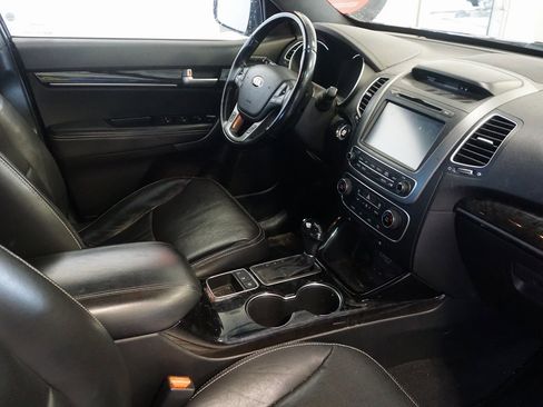 Used 2015 Kia Sorento SX image 22