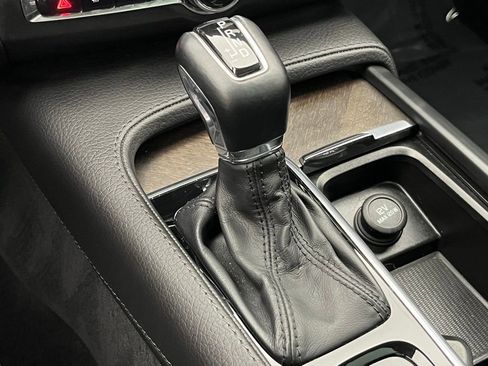 Used 2020 Volvo V90 T6 Cross Country image 15