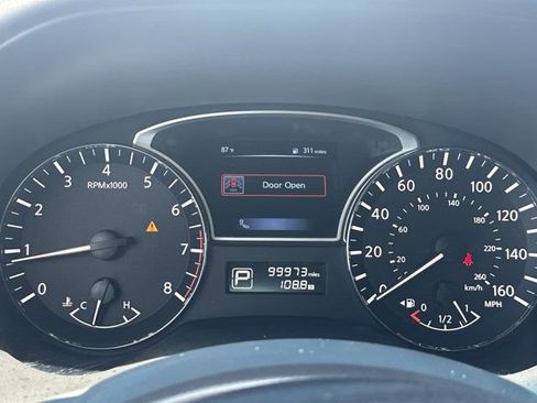 Used 2015 Nissan Pathfinder Platinum FWD image 30