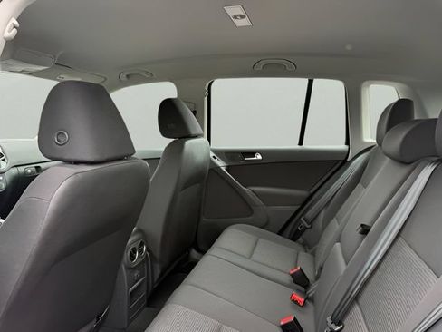 Used 2018 Volkswagen Tiguan Limited AWD/4WD image 9