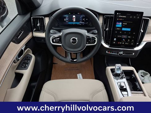 New 2026 Volvo XC90 B6 Plus w/ Protection Package Premier image 6