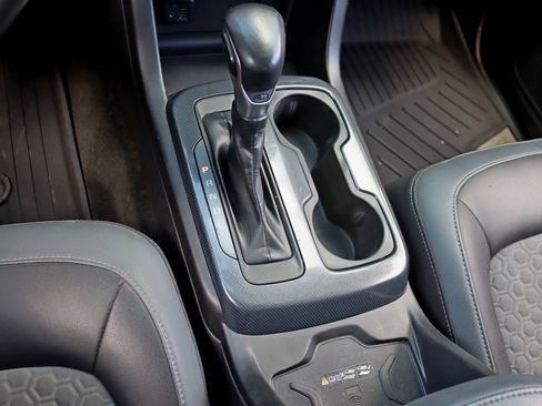 Used 2019 Chevrolet Colorado Z71 AWD/4WD image 27
