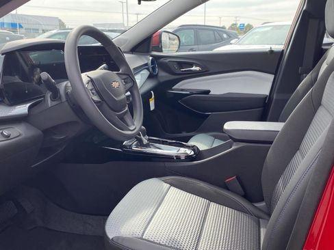 New 2026 Chevrolet Trax LT w/ Sunroof Package image 11