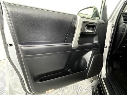 Used 2022 Toyota 4Runner SR5 Premium image 21